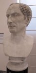 Giulio_cesare,_110_ca._da_originale_del_50_ac_ca._6038.JPG