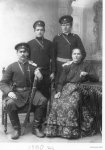 ДонКВ. 1900 год. Под Урюпинском. Родственники. Казаки..jpg