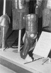 Cuisse_and_Greave_Ottoman_1_кольчужно-пластинчатая_защита_ноги_середина_ XVII.jpg